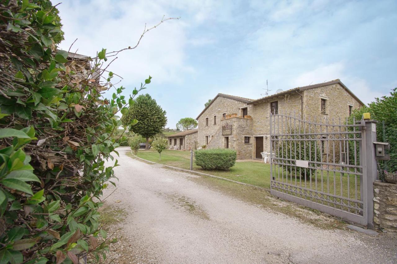 Casa Vacanze Vecchio Granaio Magione Eksteriør billede