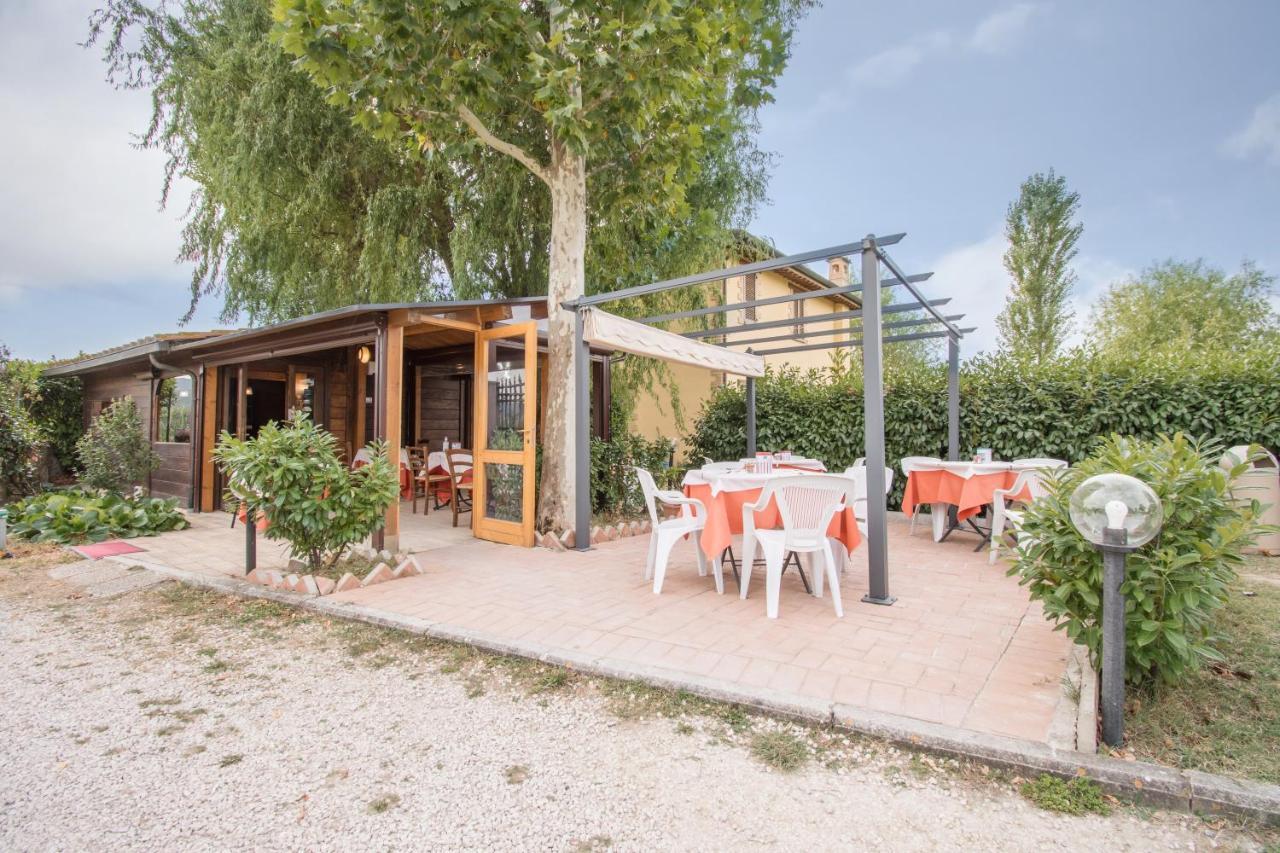 Casa Vacanze Vecchio Granaio Magione Eksteriør billede