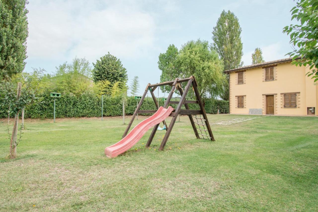 Casa Vacanze Vecchio Granaio Magione Eksteriør billede