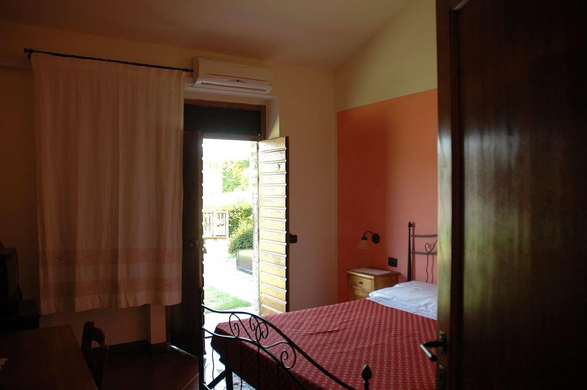 Casa Vacanze Vecchio Granaio Magione Eksteriør billede